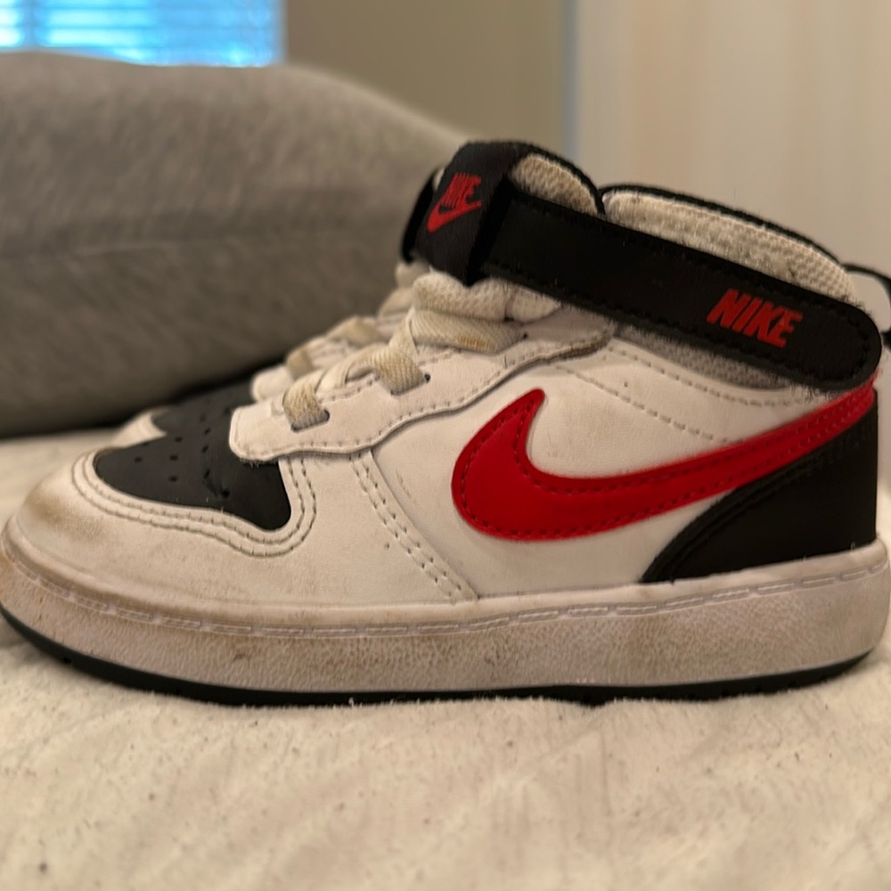 Nike Court Borough Mid 2, Boys/Toddler size 8